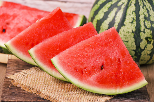 基于可見近紅外高光譜成像技術(shù)的西甜瓜糖度檢測(cè)